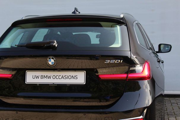 BMW 320i Touring Luxury Line 135 kW image number 24