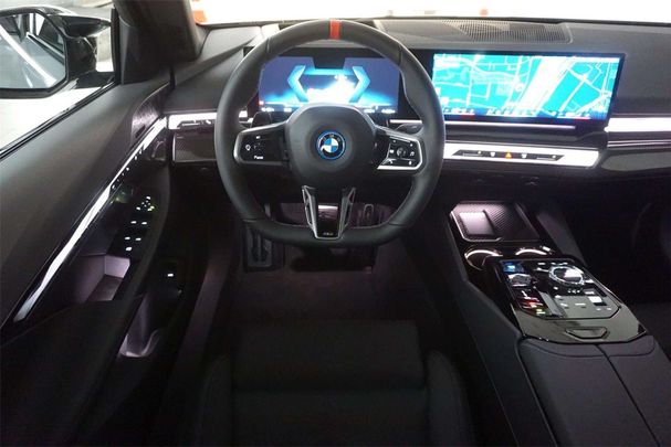 BMW i5 M60 xDrive 442 kW image number 11