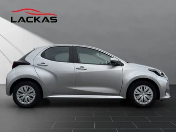 Car image 3