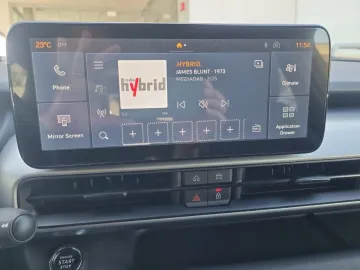 Car image 27