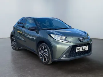 Car image 3