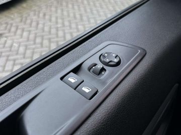 Car image 39