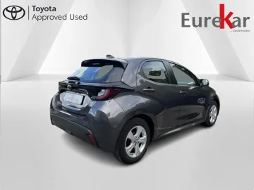 Car image 2