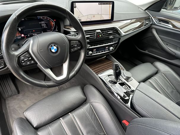 BMW 520d Touring 140 kW image number 12