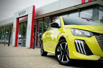 Car image 2
