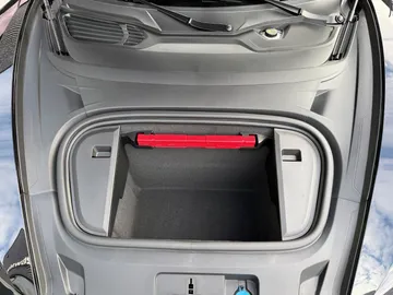 Car image 29