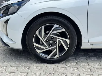 Car image 26