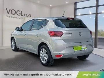Car image 4