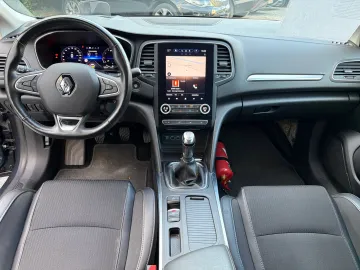 Car image 22