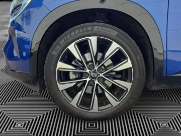 Car image 24