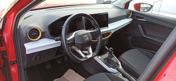 Car image 11