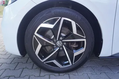 Car image 36