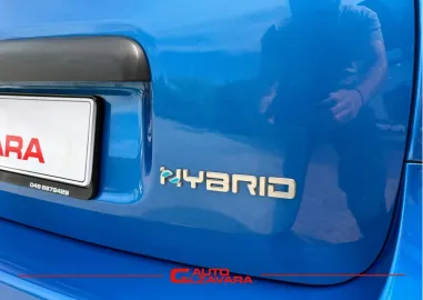 Car image 26