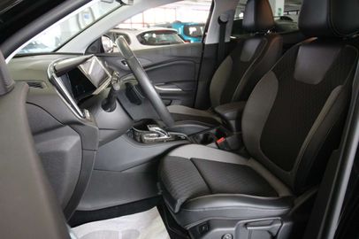 Car image 19