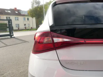 Car image 37
