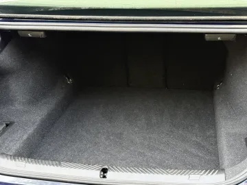 Car image 32