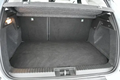 Car image 36