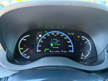 Car image 13