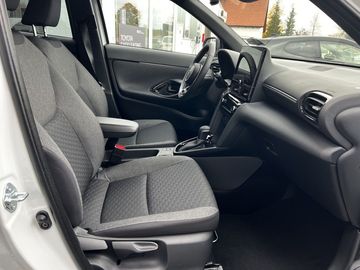 Car image 11