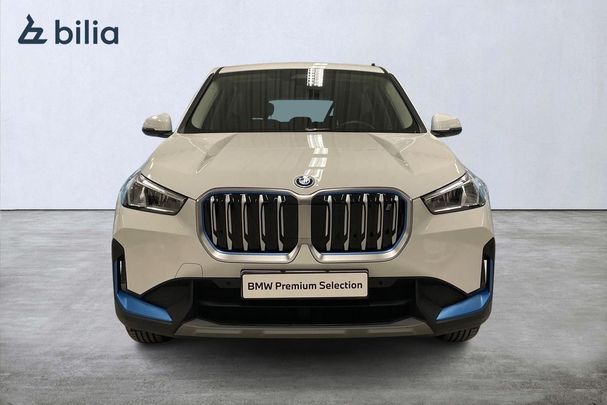 BMW iX1 xDrive30 230 kW image number 2