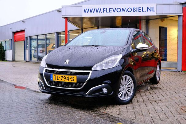 Peugeot 208 PureTech Allure 60 kW image number 2