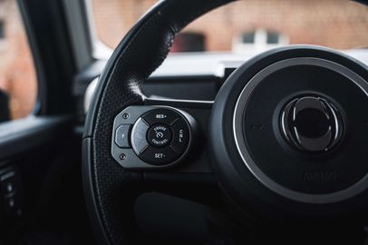 Car image 31