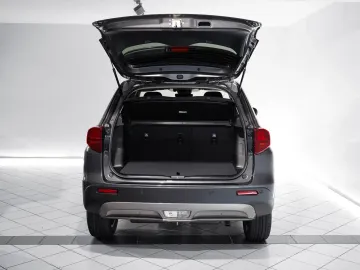 Car image 25