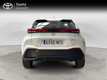 Car image 3