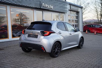 Car image 4