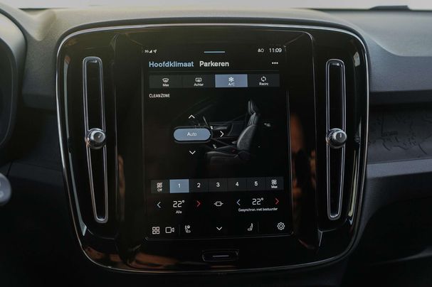 Volvo XC40 Recharge Ultimate 170 kW image number 23