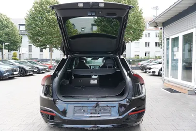 Car image 28