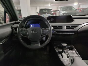 Car image 13