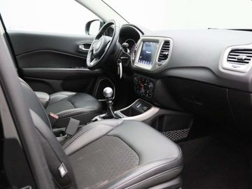 Car image 38