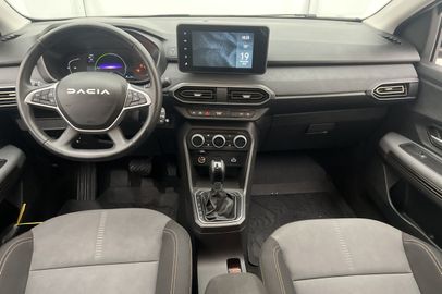 Car image 13