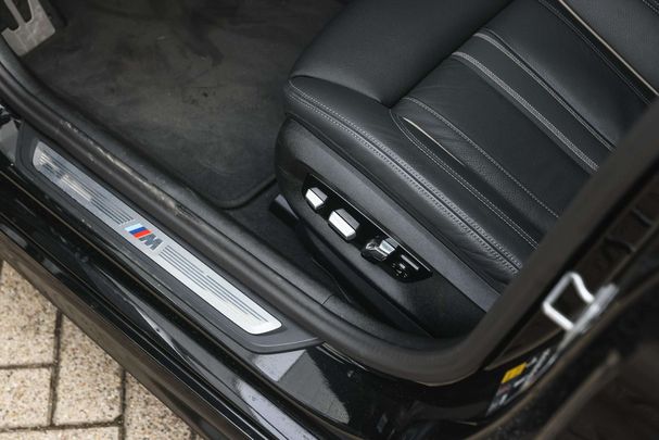 BMW 530 Touring 215 kW image number 13