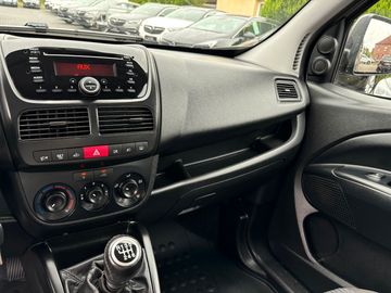 Car image 13