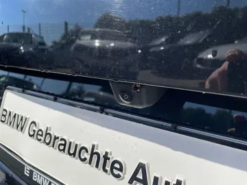 Car image 38