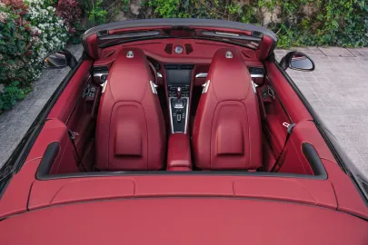 Car image 25