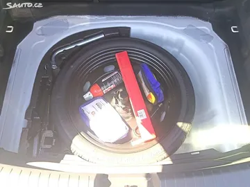 Car image 27