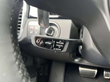 Car image 32