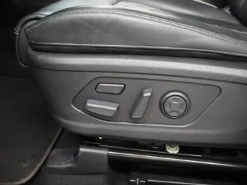 Car image 49