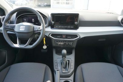 Car image 10