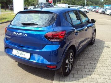 Car image 10