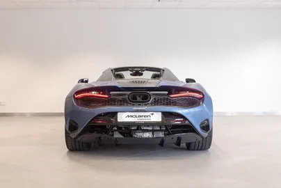 Car image 25