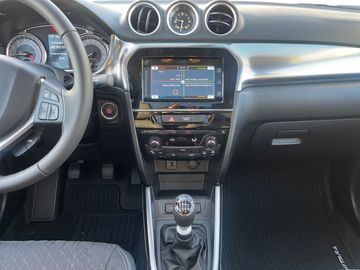 Car image 11