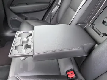 Car image 37