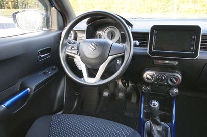 Car image 10