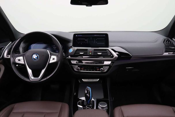 BMW iX3 80 kWh 210 kW image number 3