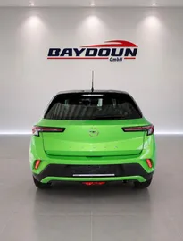 Car image 4