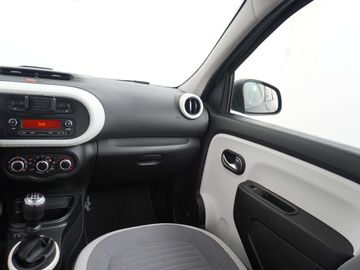 Car image 24